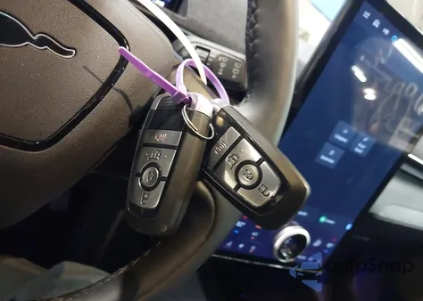 2023 Ford Mustang Mach-E Premium z USA, uszkodzony, nr VIN 3FMTK3SU2PMA53004